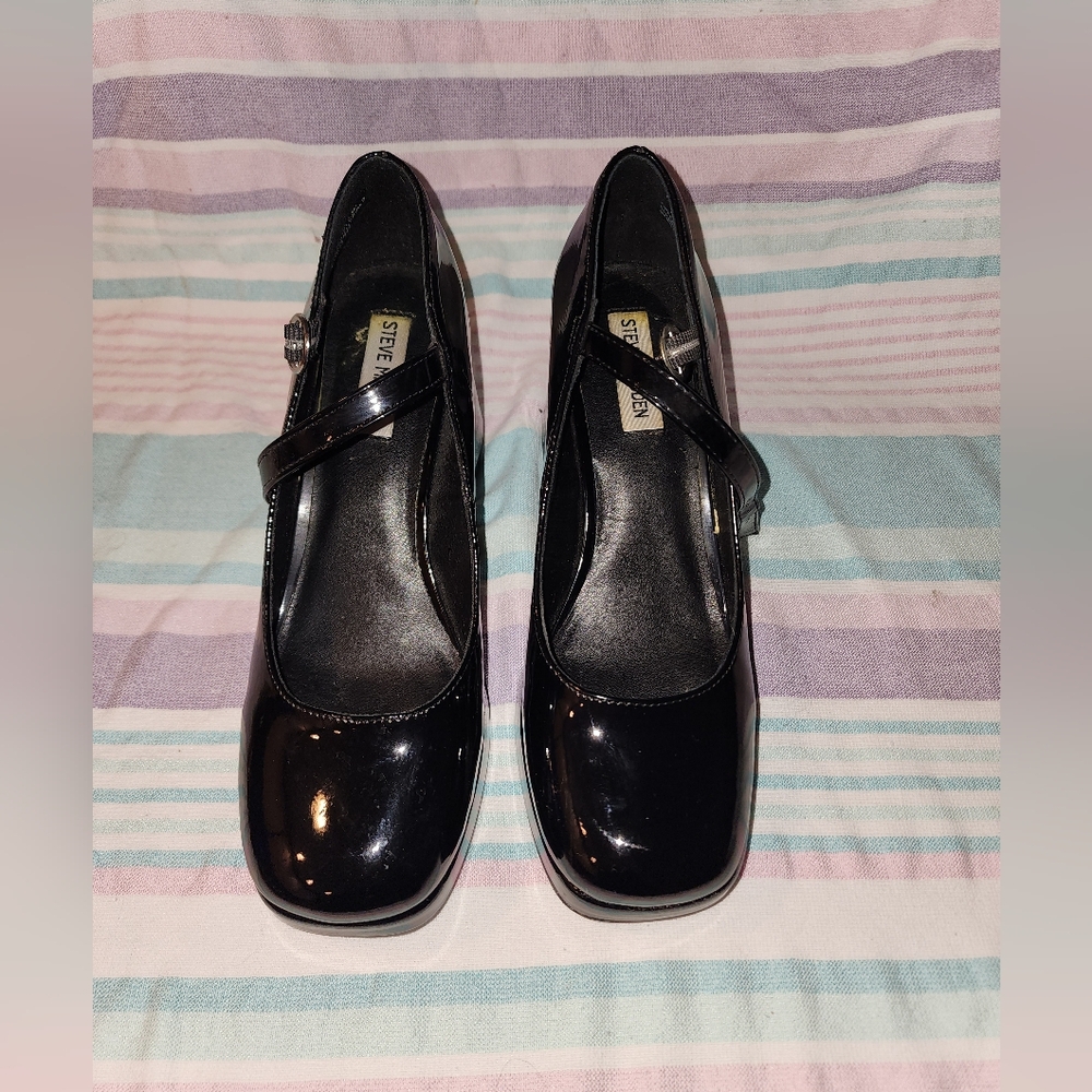 Steve Madden Glossy Black Mary Jane Heels